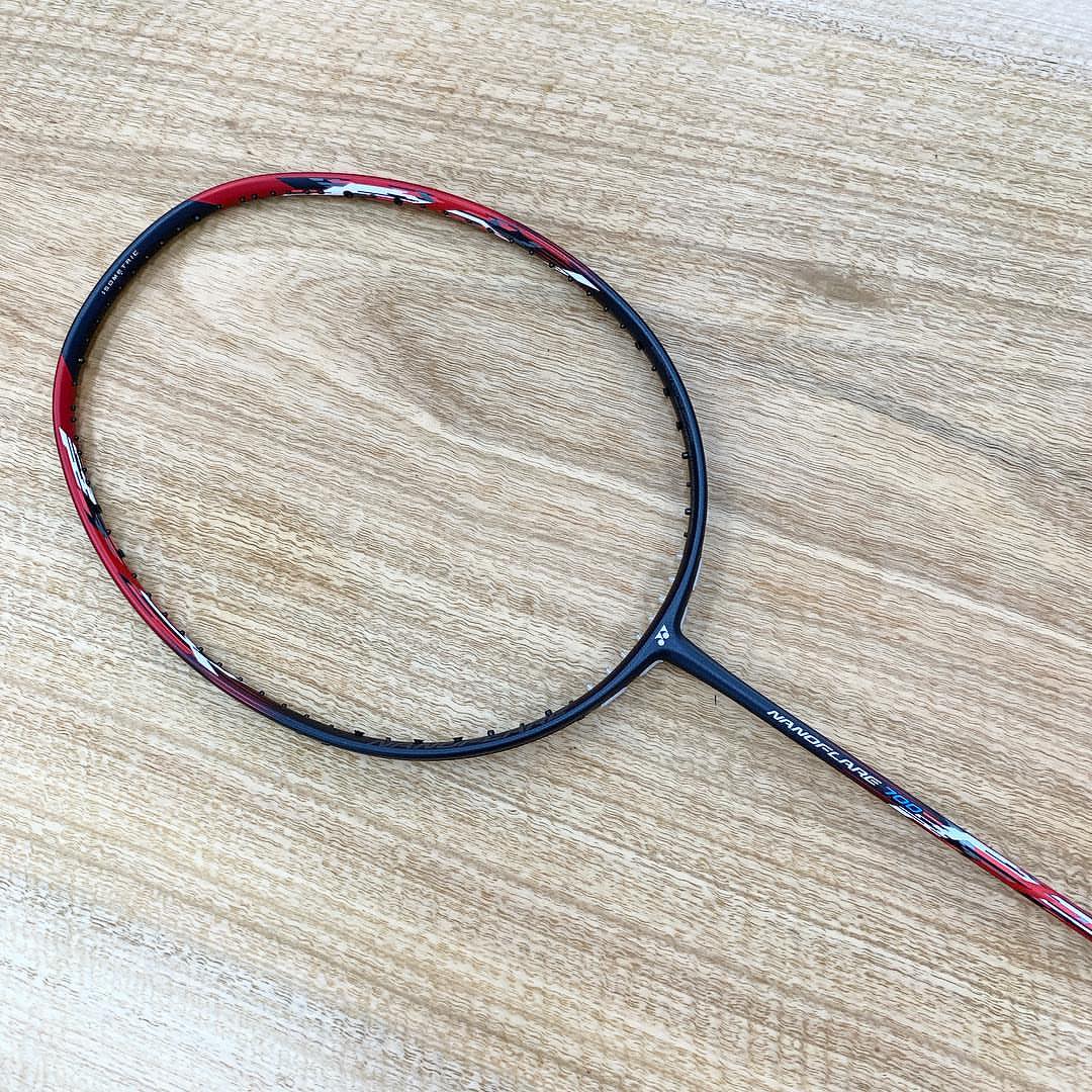 gioi-thieu-vot-yonex-nanoflare-700-sieu-nhe-2019-6