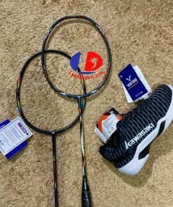 COMBO Vợt Cầu Lông Victor ARS 100X Chính Hãng Victor TẶNG VỢT VICTOR DRIVEX 6666R TRỊ GIÁ 2.749.000 VNNĐ + 1 ĐÔI GIÀY KAWASAKI 525 TRỊ GIÁ 1.049.000 VNĐ