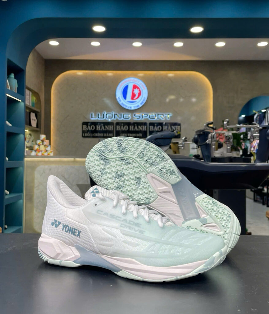 giay-cau-long-yonex-cascade-drive-white-green