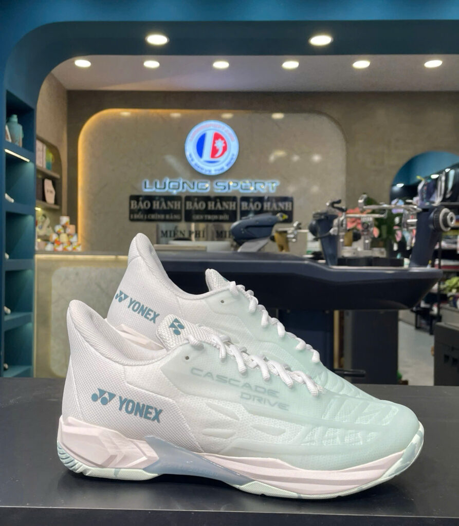 giay-cau-long-yonex-cascade-drive-white-green-new-2025