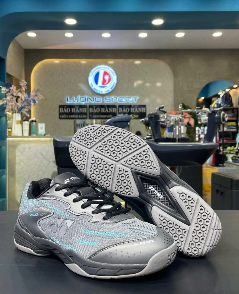 giay-cau-long-yonex-velo-200-cyan-black-chinh-hang-2025-3