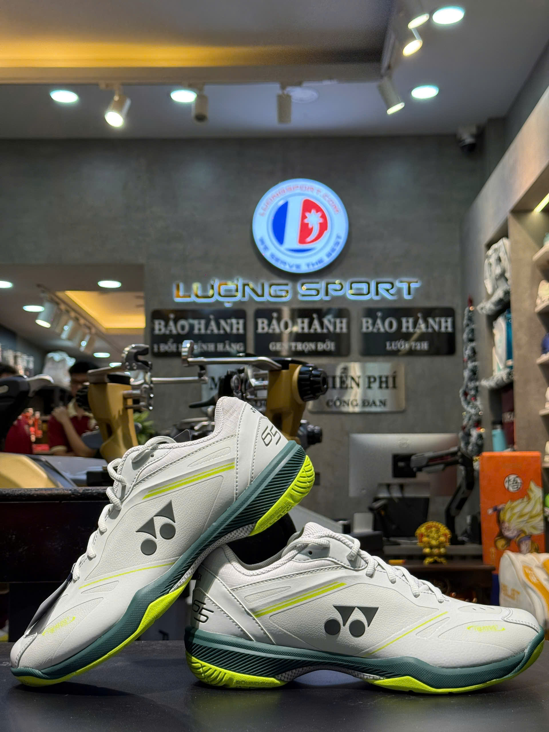 Giày Cầu Lông Yonex SHB 65Z VA Wide - Grayish Beige Chính Hãng - Ảnh 2